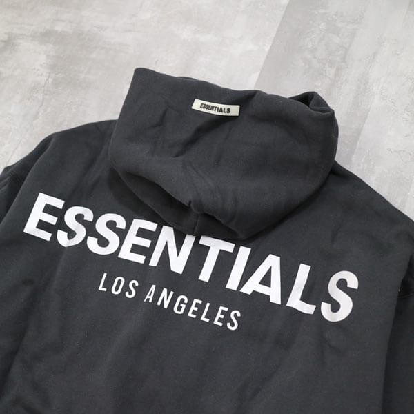 限定！エッセンシャルズ ロサンゼルス 偽物 LAFear of God Essentials Pullover Hoodie リフレクターロゴ