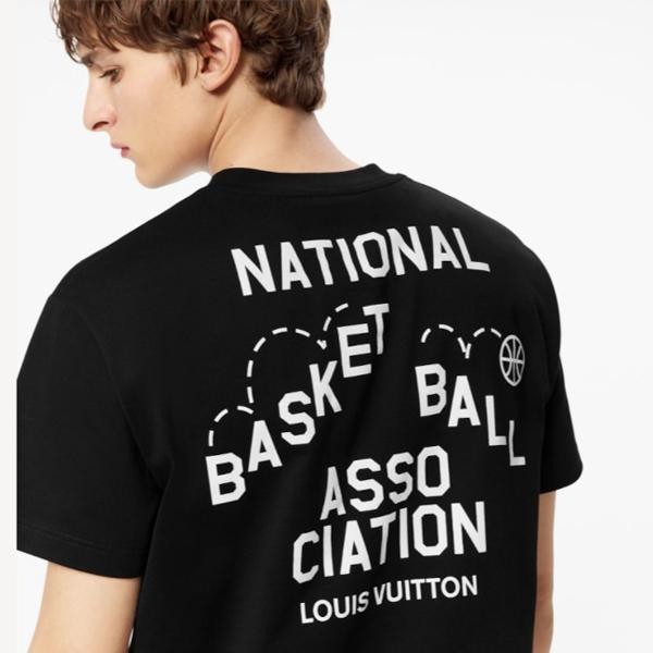 ルイヴィトン バスケットボールコラボNBA ロゴTシャツ 偽物 半袖 黒 1A8X0V