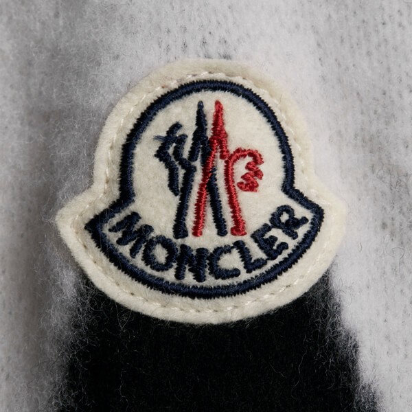 21-22AW MONCLER クルーネックニット セーター 暖かいウール100％ G20919C00032M1299