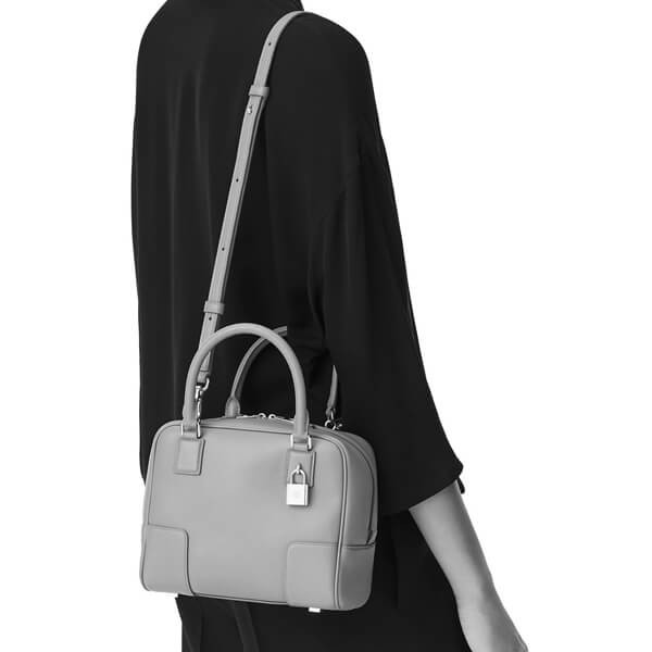 LOEWE 2021AW アマソナ19 スクエア バッグ ナパカーフ A039N10X03